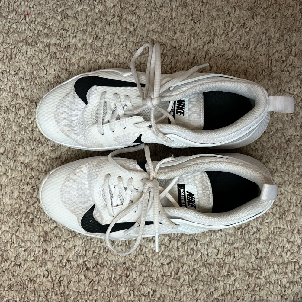 Nike volleyball court shoes